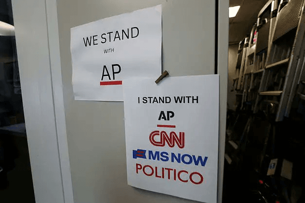 미 연방법원, 트럼프의 CNN·MS NOW·폴리티코 백악관 취재 금지 해제 명령