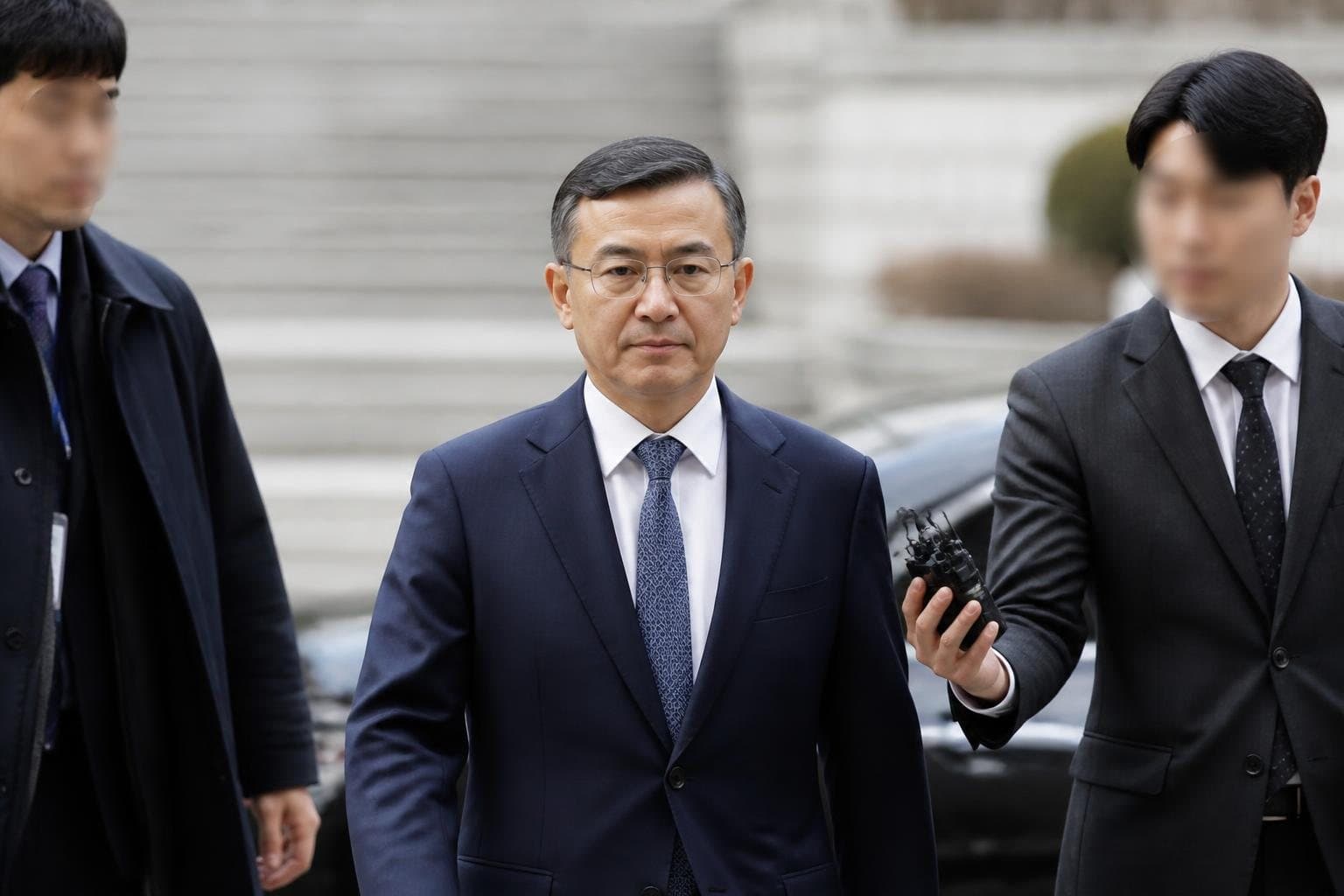 전 방첩사령관 여인형, 군 장성 정치 성향 사찰 혐의 첫 재판