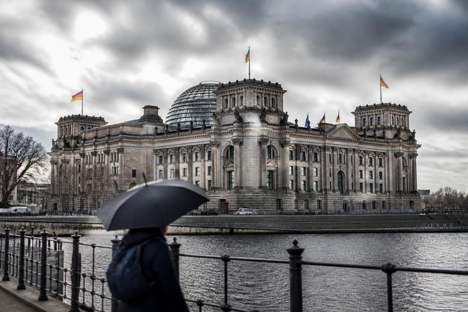 독일 CDU·CSU 지지율 19.5%로 추락…AfD 28~29%로 선두