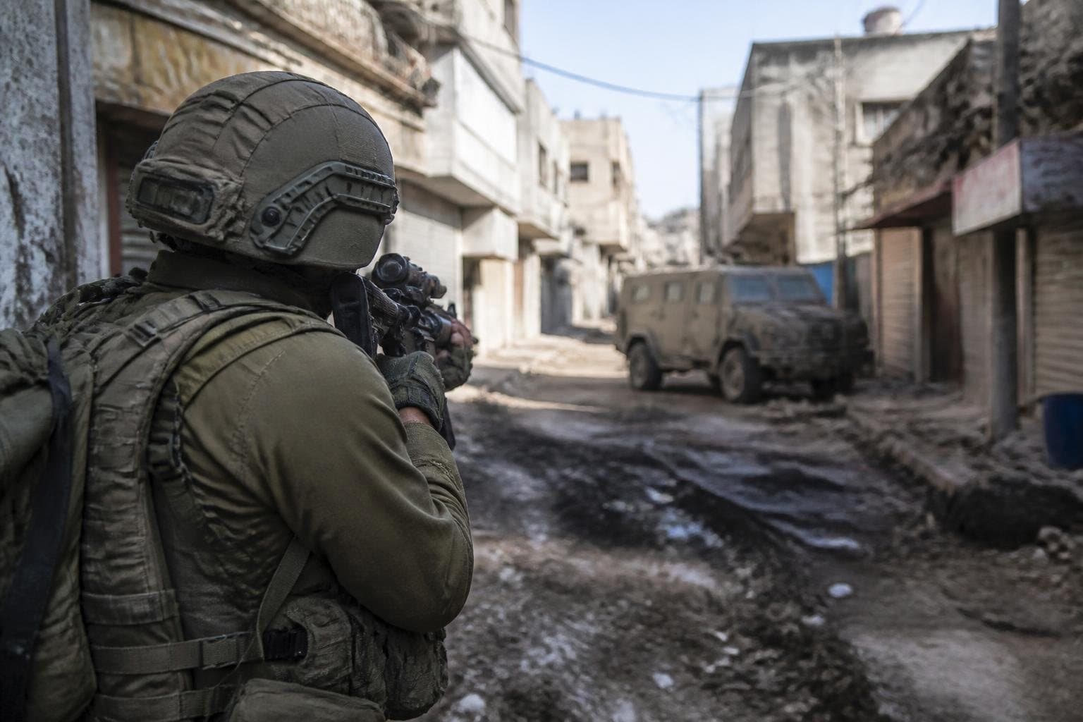 IDF, 제닌 지역 작전 중 칼 든 테러범 사살