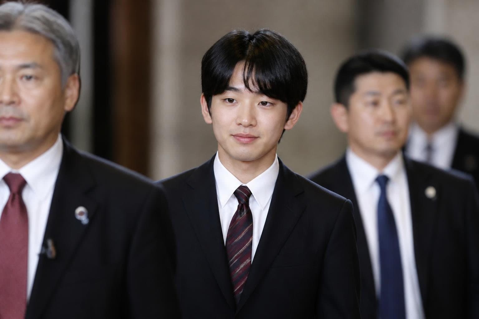 일본 왕위 계승 2위 히사히토 친왕 20세…남성만 계승하는 법 개정에 관심 집중