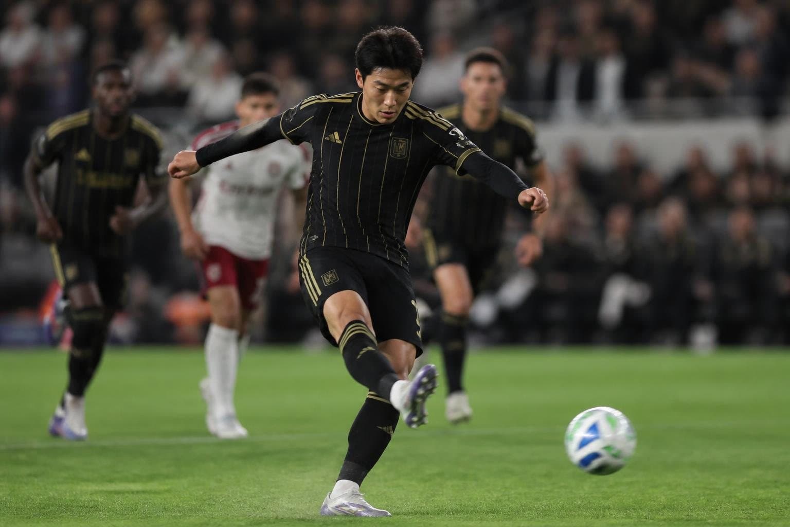손흥민 활약 LAFC, 뉴욕에 2-0 승리…7경기 만에 승전