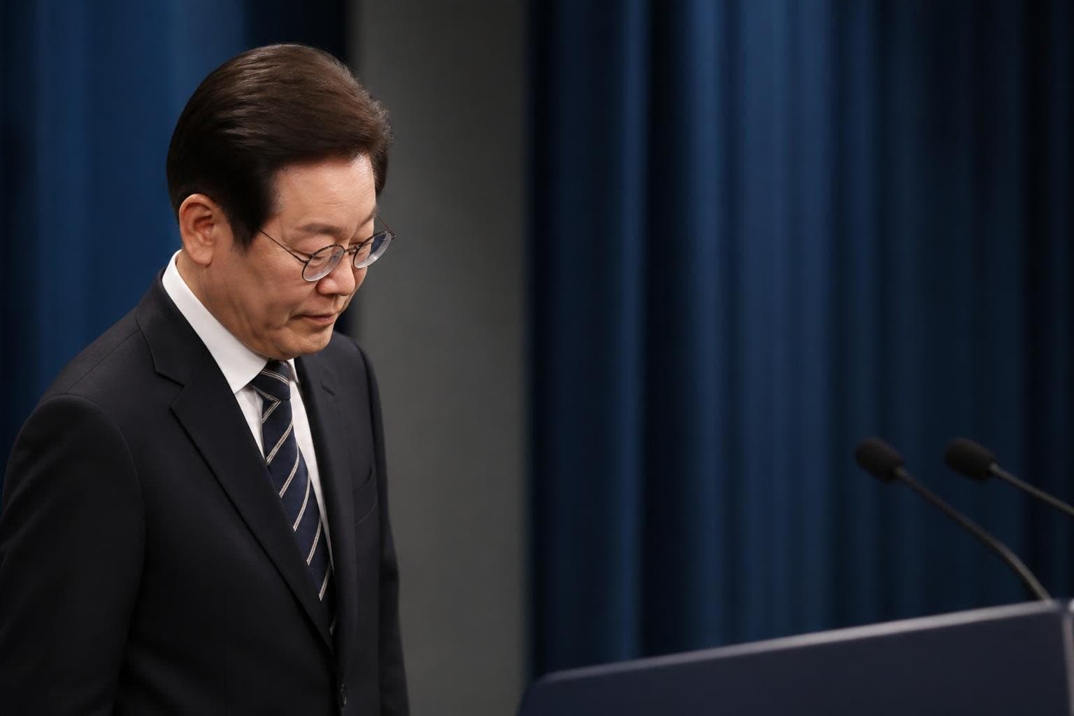 이 대통령 지지율 7주 연속 하락, 38.9%…취임 후 첫 30%대