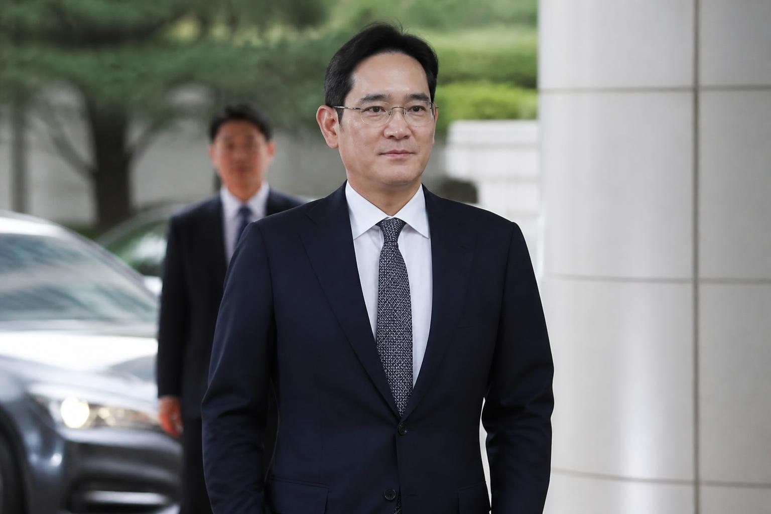 이재용 회장, 모친 홍라희 삼성전자 주식 718만주 1.9조원에 매수