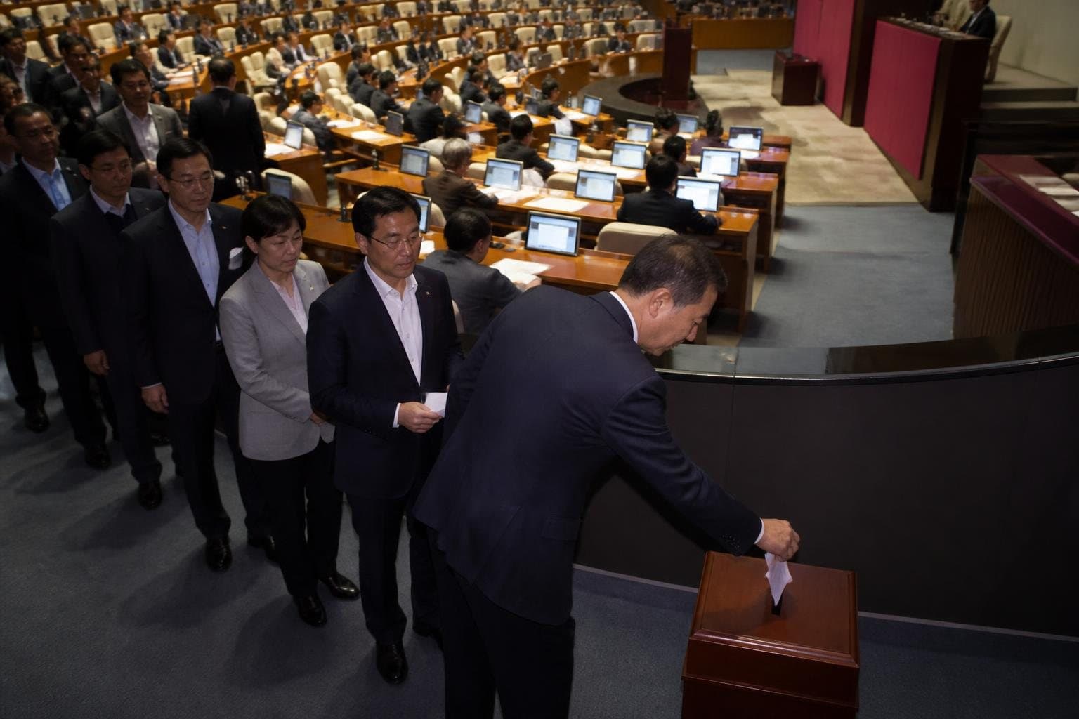 5·18 폄훼 이진숙 의원 제명 촉구 결의안 국회 통과