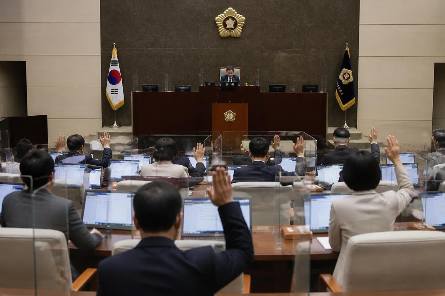 성남시의회, 폐지된 청년기본소득 조례 다시 가결…시행은 불투명