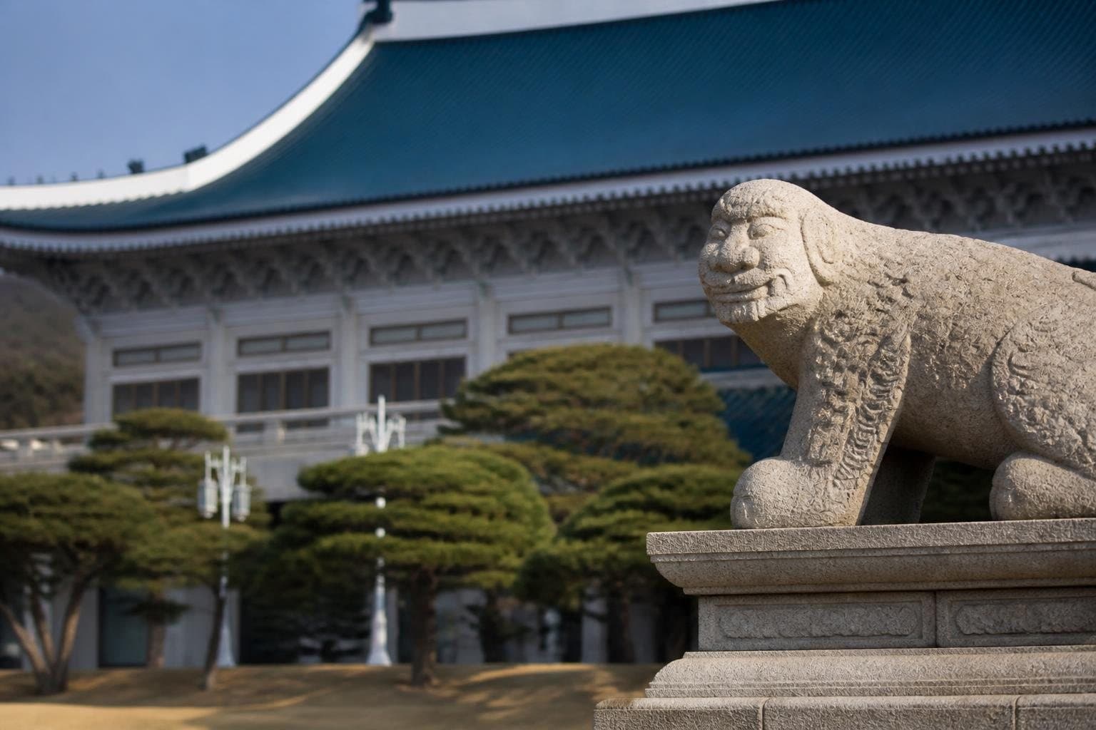청와대 '북미정상 우호관계가 대화로 이어져 한반도 평화 논의 기대'
