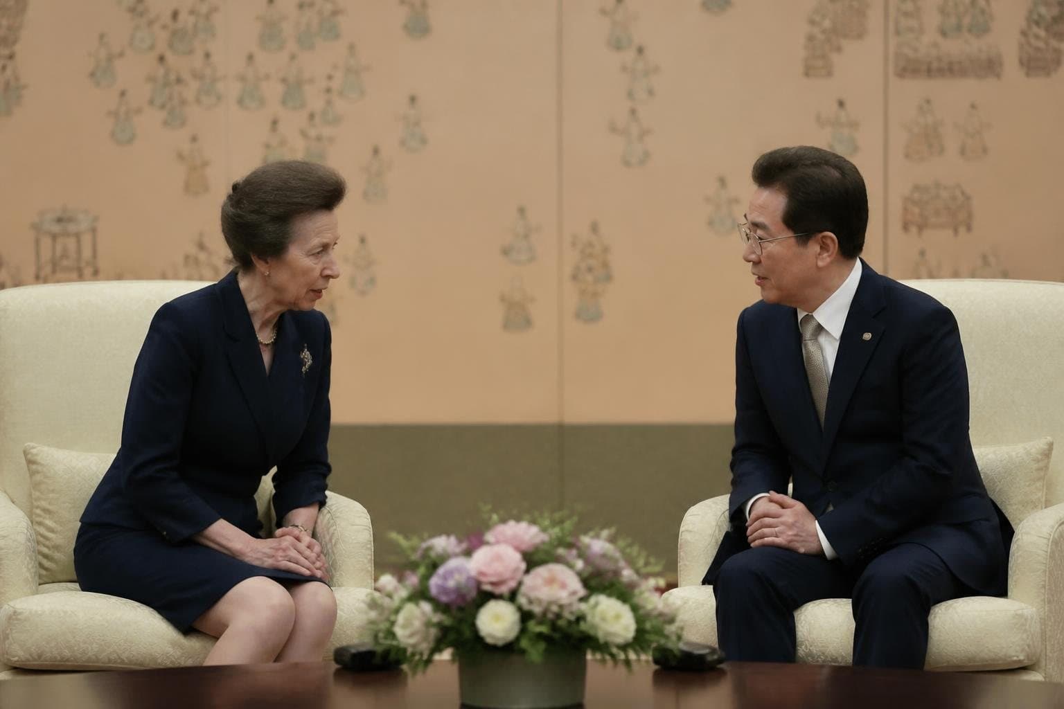이 대통령, 영국 앤 공주 접견…한영 우호협력 강화