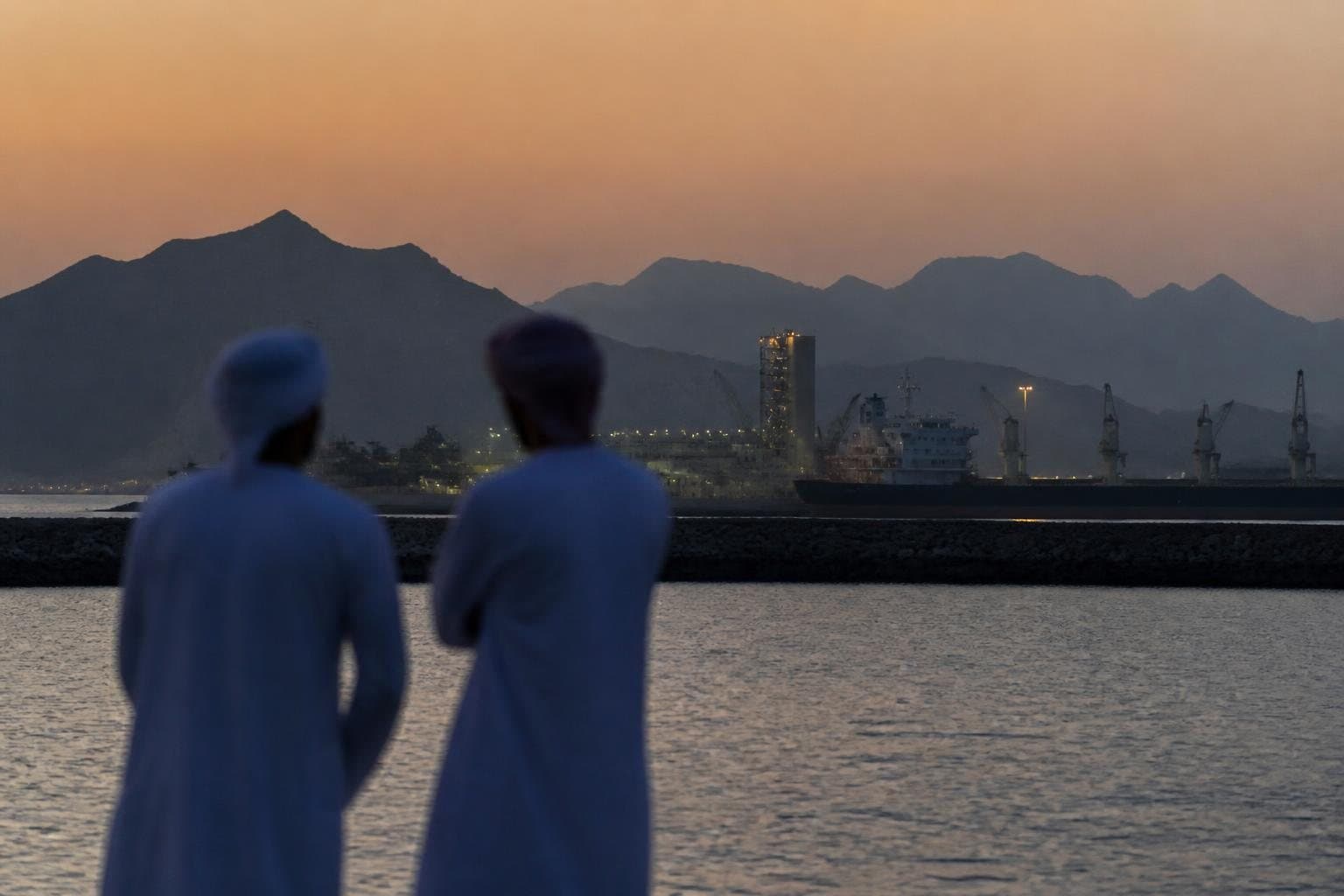 UAE “미사일 경보는 예방 조치”…오만 두큼항 인근 위협 가능성 제기