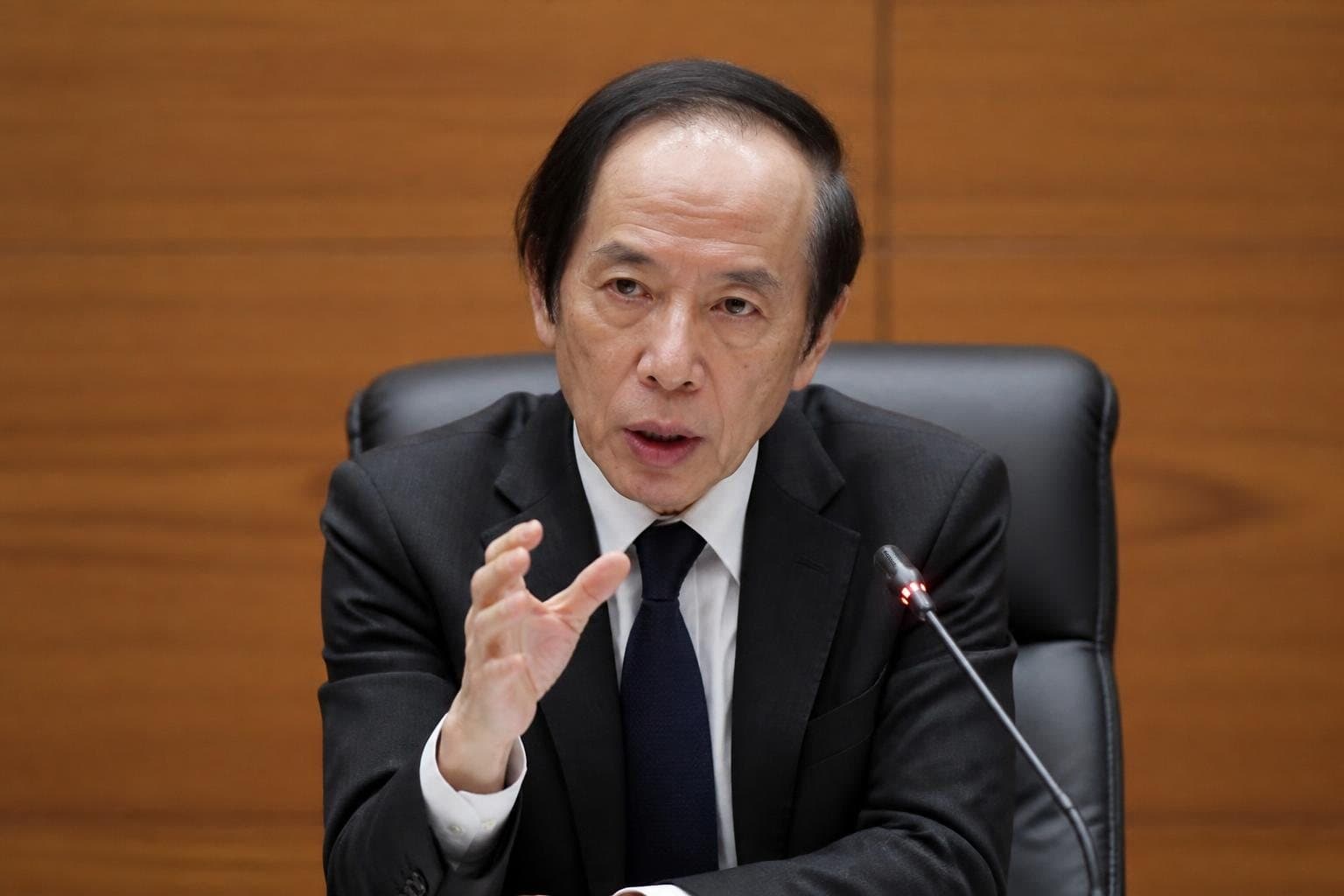 우에다 “물가 2% 이상 용인 불가” 금리 인상 기조 유지