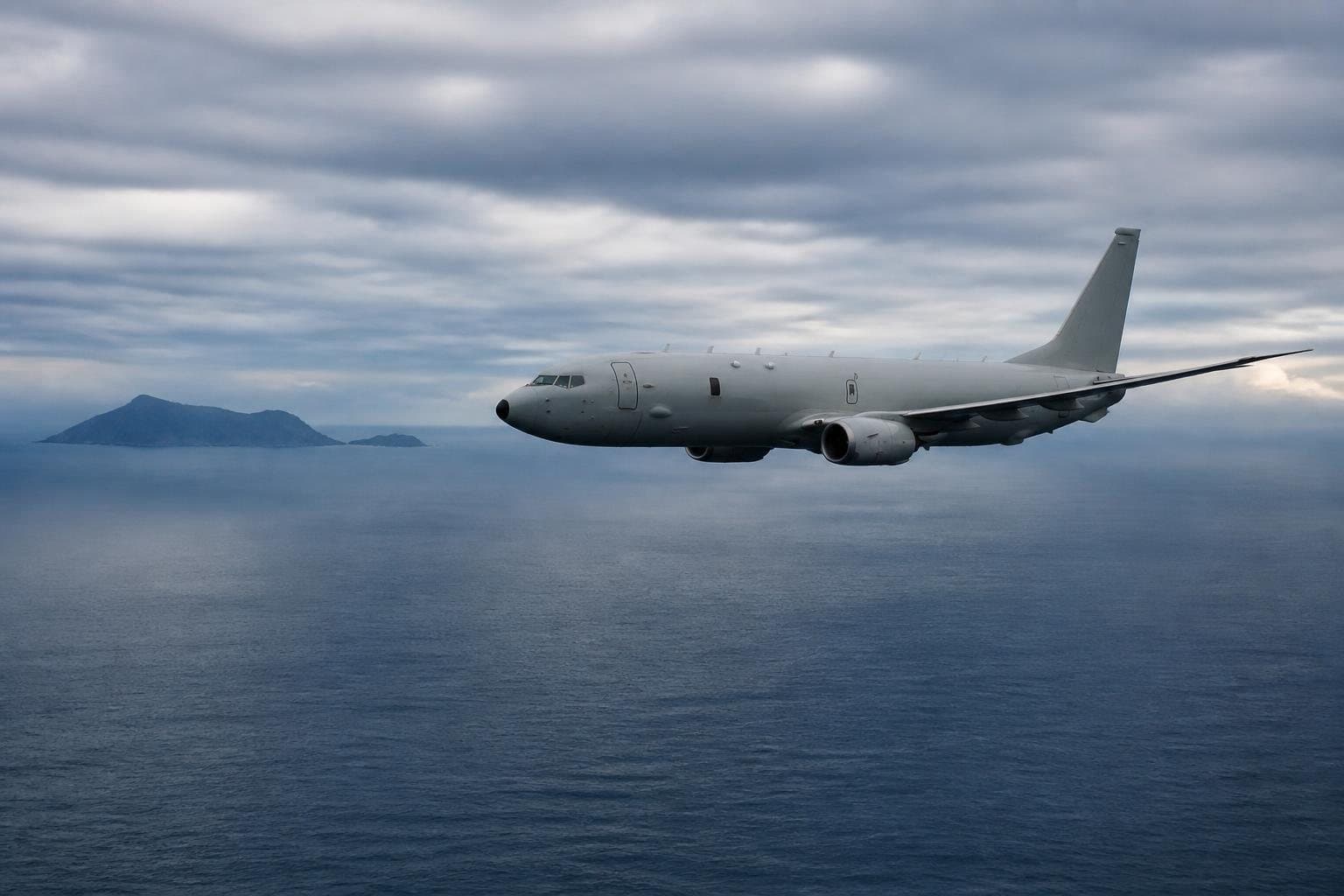 미 해군 P-8A 초계기, 대만 해협 통과…중국 '감시 중'