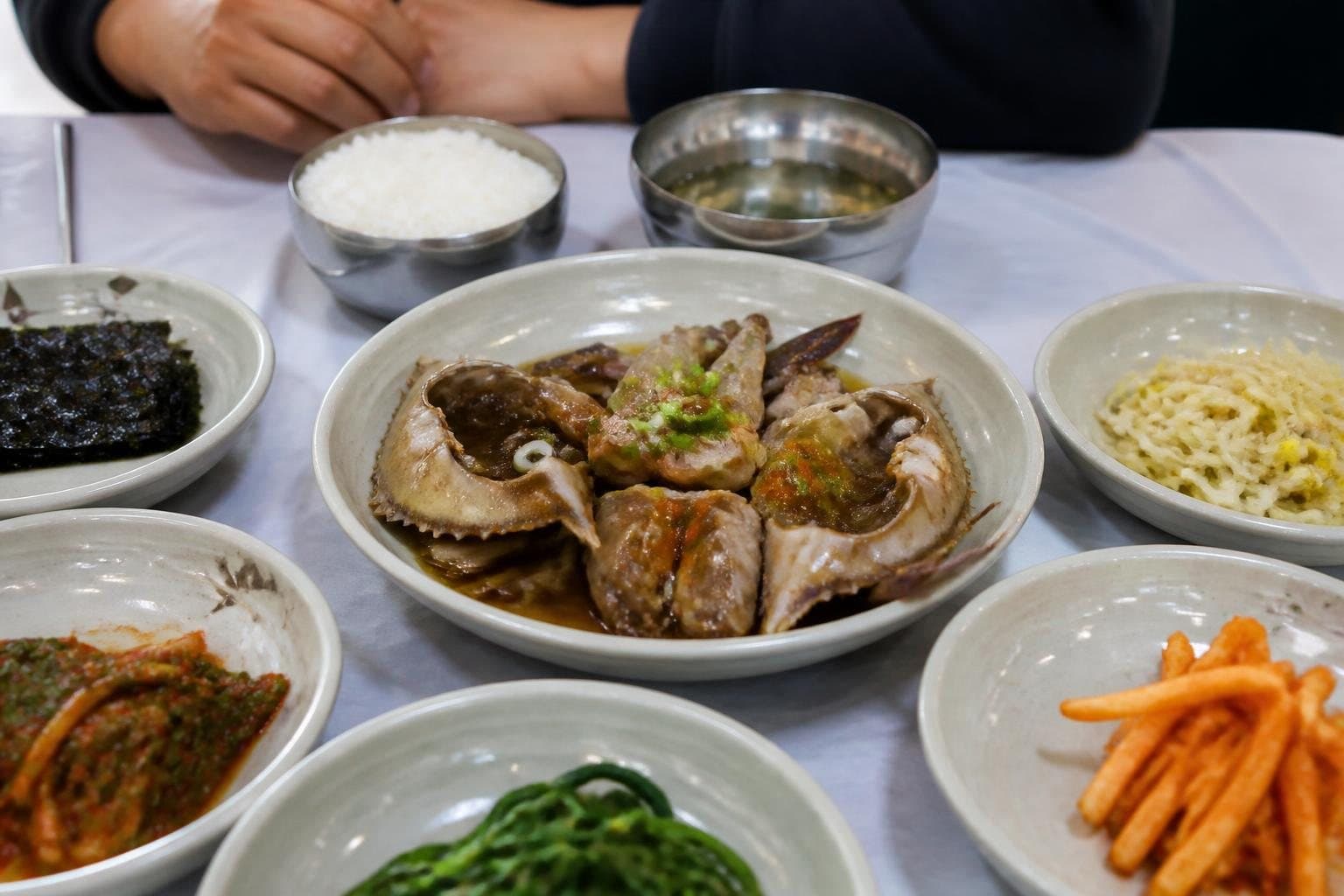 703억 투입 여수섬박람회, '1만4900원 게장백반' 바가지 논란